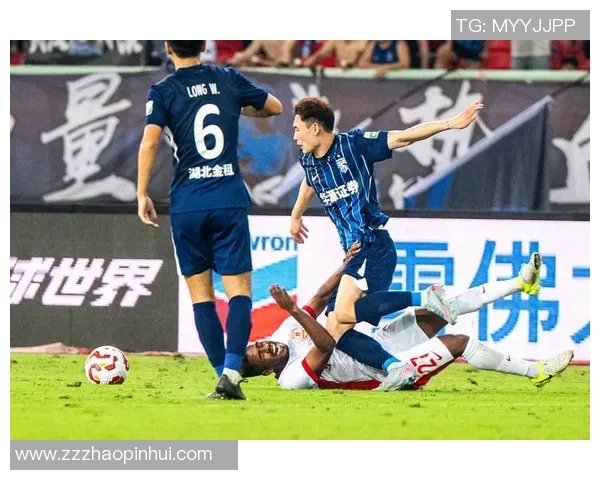 武汉足球队逆袭之路：钻石联赛特别报道揭示背后故事与奋斗精神